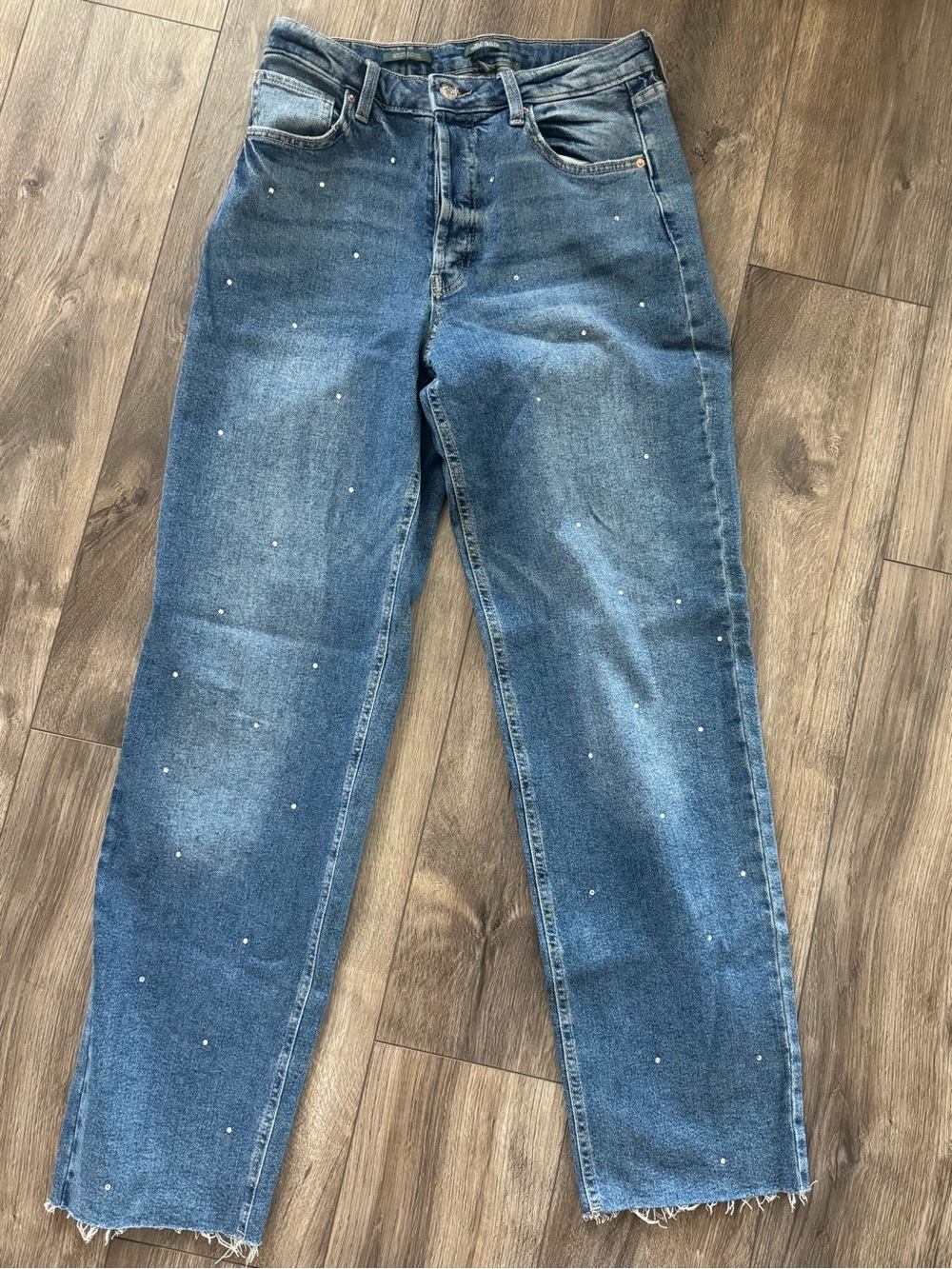 Woman’s high rise rhinestone straight jeans- size 8